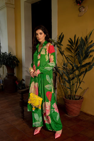 Indian Green Floral print kurta set designed by Paulmi and Harsh. A perfect women clothing for Indian or south asian traditional ceremonies, formal events, Festivities, weddings, engagement, formal work events, evening parties etc.